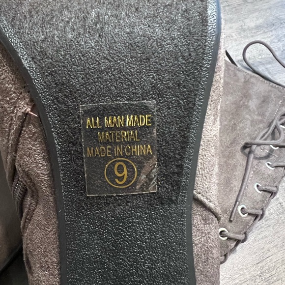 Elegant Gray faux Suede Knee-High Boots - Picture 3 of 5